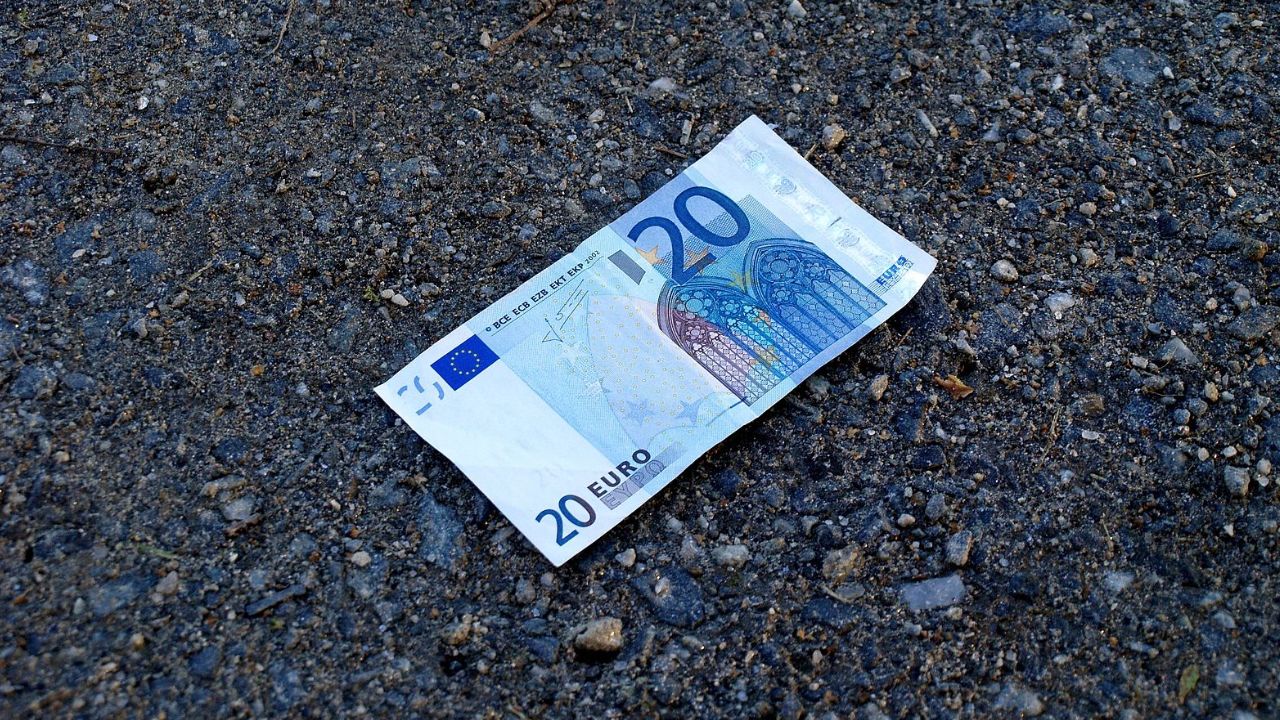 banconote a terra roma cash drop