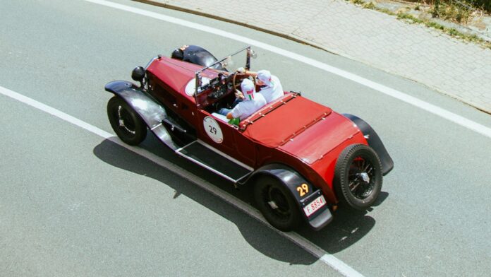 La Mille Miglia arriva a Roma, la passerella delle auto d’epoca in via Veneto: chiusure e deviazioni