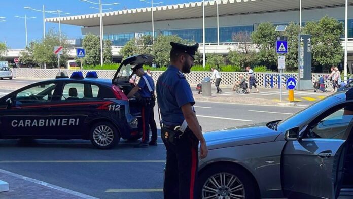 A caccia di clienti all'aeroporto di Fiumicino: multati 5 ncc