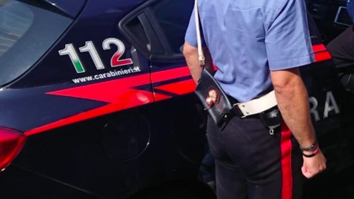 Mentana, ragazzo massacrato a colpi di piccozza: arrestati padre e figlio per tentato omicidio