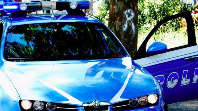 Roma, ruba auto in garage e per scappare travolge custode: arrestato