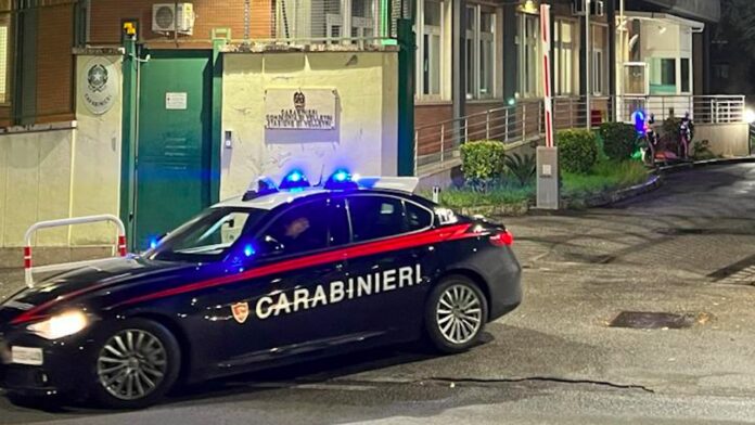 Accoltella il rivale in amore in un bar a Lariano: 48enne arrestato per tentato omicidio