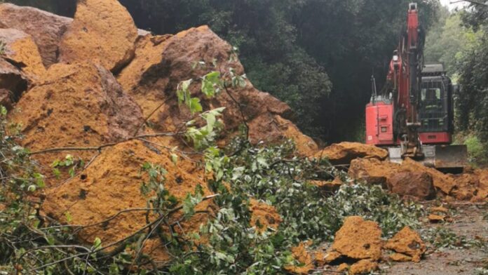 Maltempo, frana sulla Roma-Viterbo: stop treni tra Vignanello-Catalano