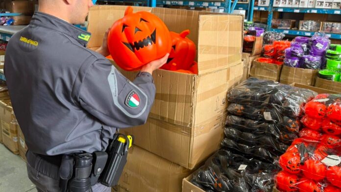 Roma, sequestrato 1 milione di articoli per Halloween non sicuri