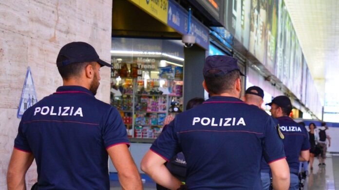 Truffa anziana per 70mila euro e scappa in treno: bloccato a Roma