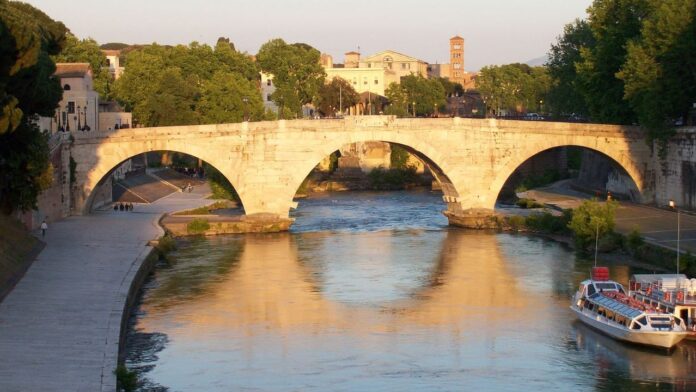 turista tevere rapina