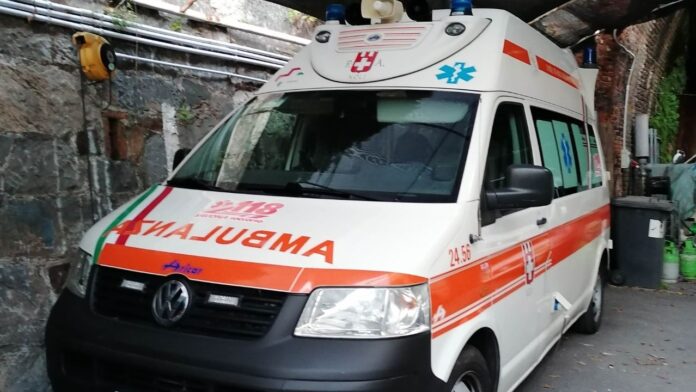 incidente autobus bambina