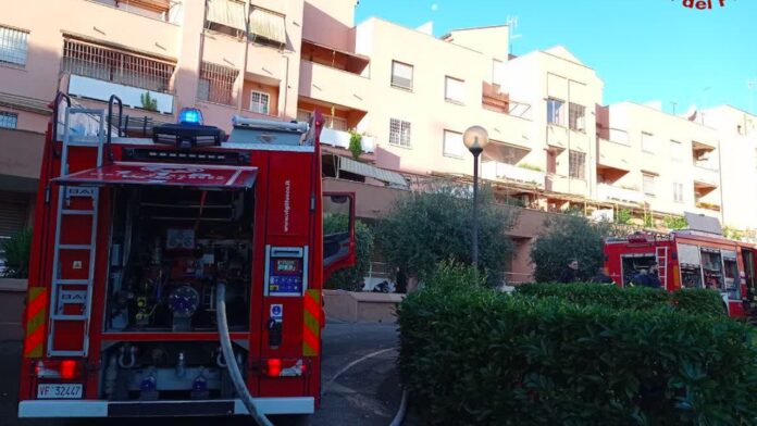 Roma, incendio in appartamento a Dragoncello: morto un uomo