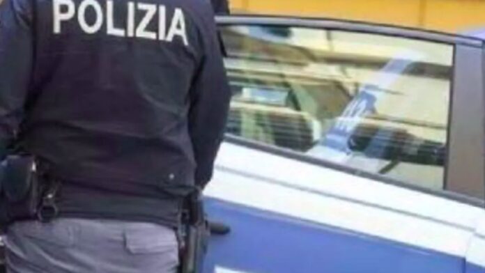 Roma, per prendere la borsa rompe il braccio a una donna: rapina choc al Pigneto